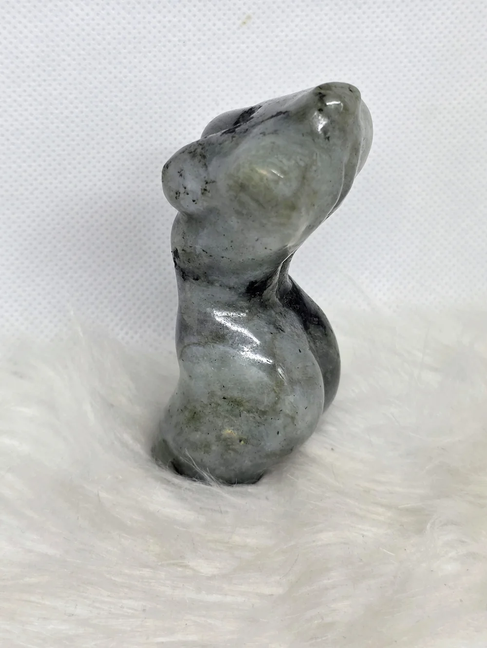 ✨ Labradorite Goddess Torso Carving | Flashy Mystical Feminine Figure | 3.13” ✨ - Picture 2 of 7